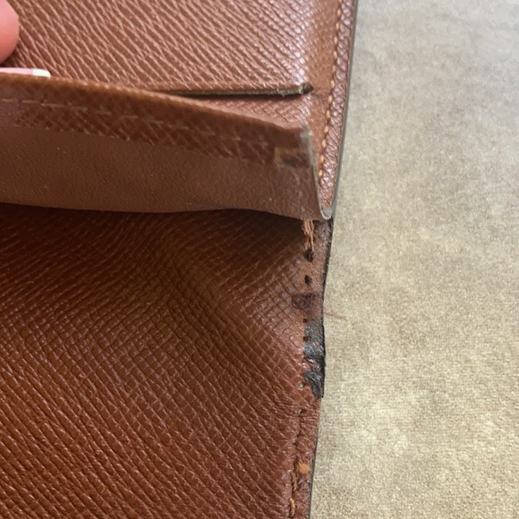 Louis Vuitton Wallet - Picture 14 of 14